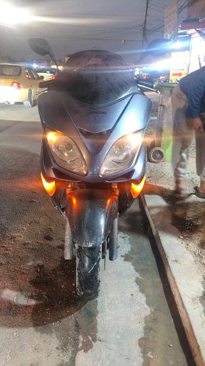 سلام عليكم فورزة ٠٨ للبيع كلهة شغالة مكينة ناعمة بس ابيع كوم حديد ***********
