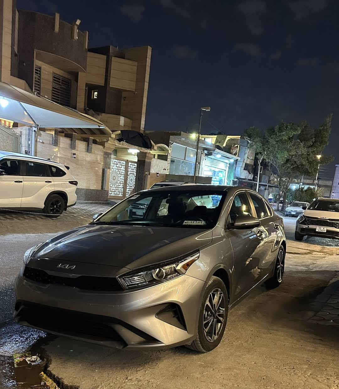 السلام عليكم
كيا فورتي وارد امريكي موديل 2024 
نص فول 
متبدل بابين و تكمه وسطيه 
حادثها مبين بالصور 
بدون رقم 
مكاني بغداد 
لتواصل عن طريق الواتساب 
***********
