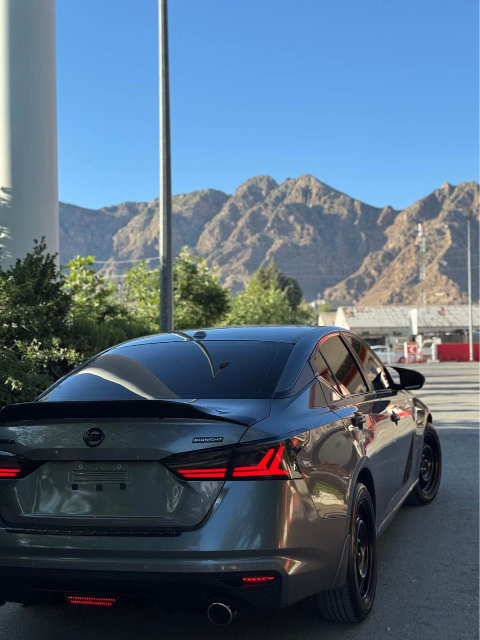 Nissan Altima SV 2022
نیسان ئاڵتیما  ٢٠٢٢  SV رەنگی نەوتی 66 مایل ڕۆشتووە سەیارەکە کەم ڕۆشتووە زۆر تازە و جاهیزە
وەک بۆیاخ تەنها دوو پارچەی بۆیاغە چملخ و بۆنیت لای سەکن ، دەرگای سەکنیش بە بیلاد گۆڕاوە یەک دوو چاڵ لە سەقفی هەیە زۆر کەم دیارە شوختێکی بچووک لە دەرگای دوای سەکن هەیە،
ئەرباگ تەنها سوکان و شانی سایەقی تەقیوە و سیستەم کراوە 
یەدە بەسمە تەحدیل سورحە خەتی جادە مۆد و سپۆرت مۆد 
زۆر زۆر پاک و بێ کێشەیە و مواسەفاتی جوانە چوار تایە و ویلی لۆکی لە ژێرە 
ڕادار و خەتی جادە و برێک تەبرید سارد و گەرم مەزبوت بەشەرت بەردی سالۆنسا بەشەرت مەکینە چوار پستۆن ٢.٥ بی تۆربۆ بـێ دەبل ئەکسل کوشن کارەبای بەسمە شەخال ڕادار ٣٦٠ پلە
گێڕ و مەکینە و کارەبییات و هەموو شتی تر بەشەرت کامل سیرفس کراوە
 رەقەم سەنەوی تازەیە بەناوی خۆمە رەقەم کردوە هەموو بەشەرت
رەقەم سلیمانی
ناونیشان ڕانیە 
ڤایبەر وەتس ئەپ
0701392804
*********** السليمانية, العراق
