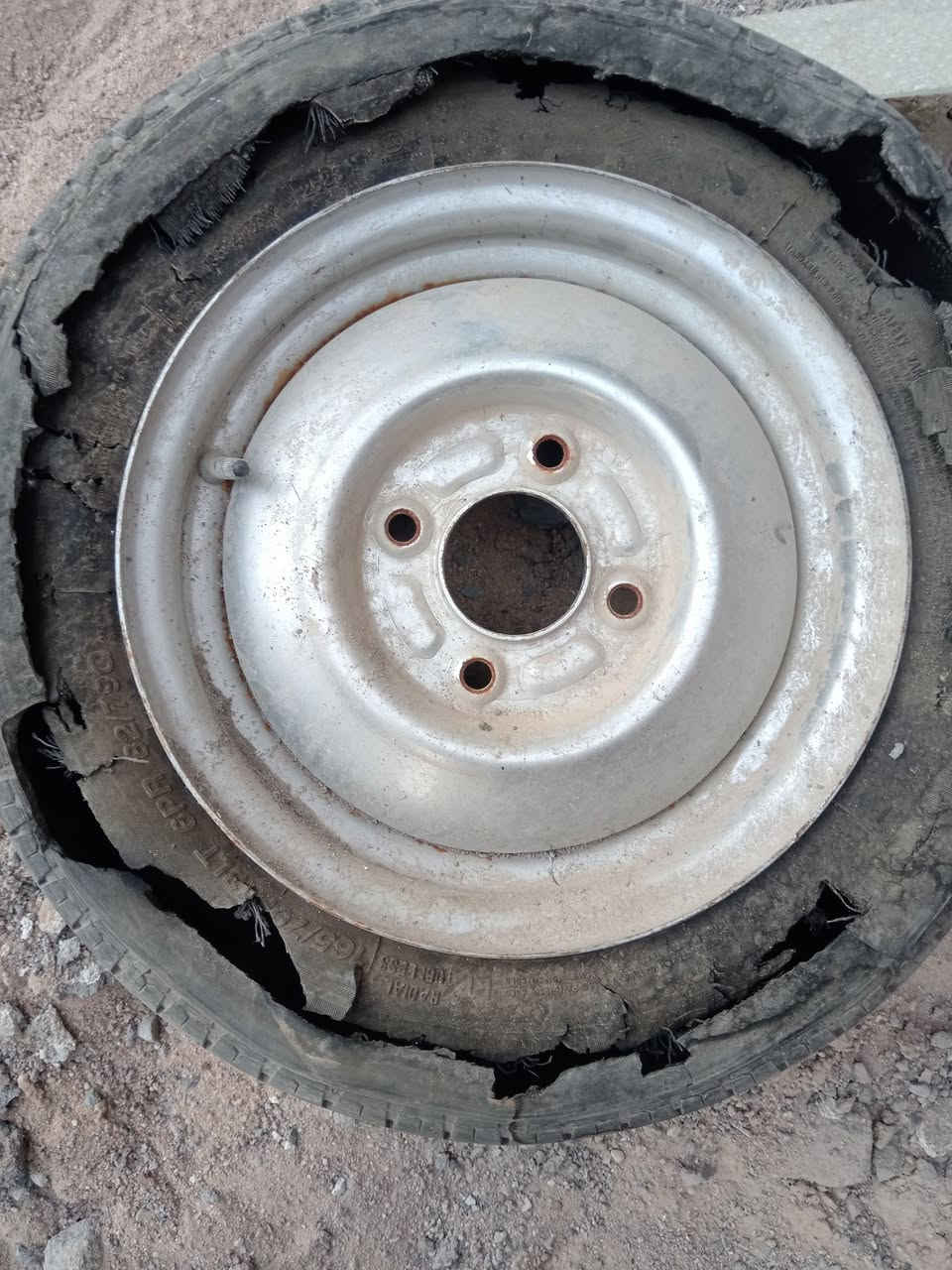 السلام عليكم منشور خاص لهل المحلات نرنكات وتايرات للبيع بسعر مناسب ابيعهن شلع مابيع مفرد قطع عنواني الزبير


**إذا كنت صاحب هذا الإعلان وتريد حذفه لأي سبب، رجاءا أرسل رسالة إلى الدعم الفني**