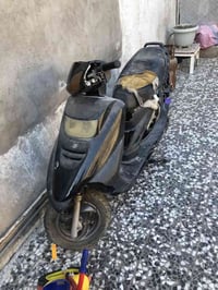 فضائي للبيع دراجة مجفته ومتروكة طافية الدراجة كفرات جديدة سعرها 200وبي...