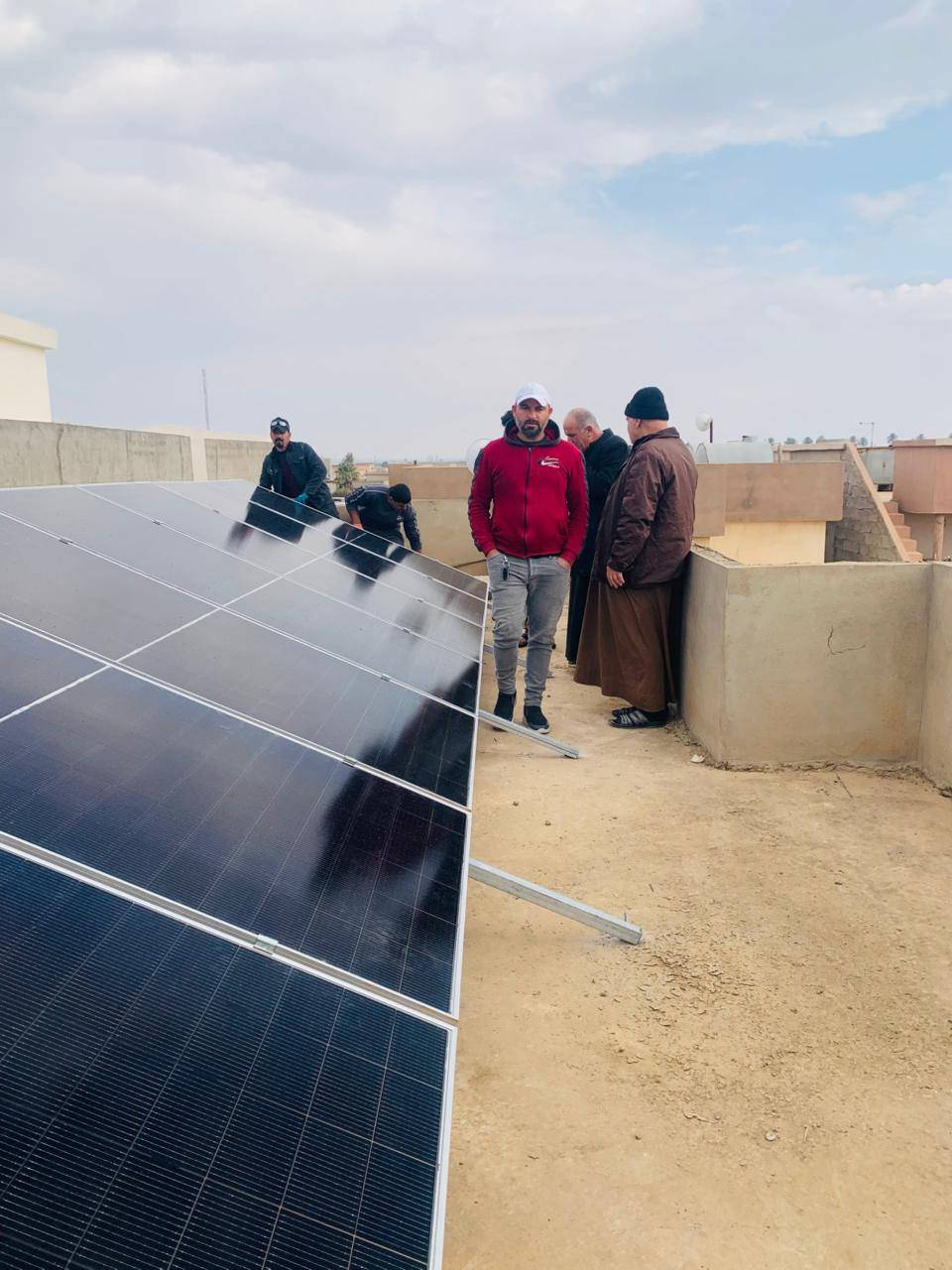 بفضل الله أولاً، وبجهود فريقنا
خلال أسبوع واحد فقط
تمكّنا في شركة النور الهندسية للطاقة الشمسية
من نصب 20 منظومة طاقة شمسية متكاملة
في مناطق متفرقة من صلاح الدين – الشرقاط
هذا الإنجاز ما إجا من فراغ
إجا من ثقة أهلنا
ومن عمل متواصل، تصميم مدروس، وتنفيذ دقيق
نحن نؤمن أن الطاقة الشمسية
مو بس بديل كهرباء
هي استقرار، أمان، واستثمار طويل الأمد
نفتخر بخدمة أهلنا في الشرقاط
ونعدكم إن القادم أقوى بإذن الله ☀️💪
📍 صلاح الدين – الشرقاط
📞 ***********
📞 ***********
#شركة_النور_الهندسية
#الطاقة_الشمسية
#الشرقاط
#صلاح_الدين
#إنجازات
