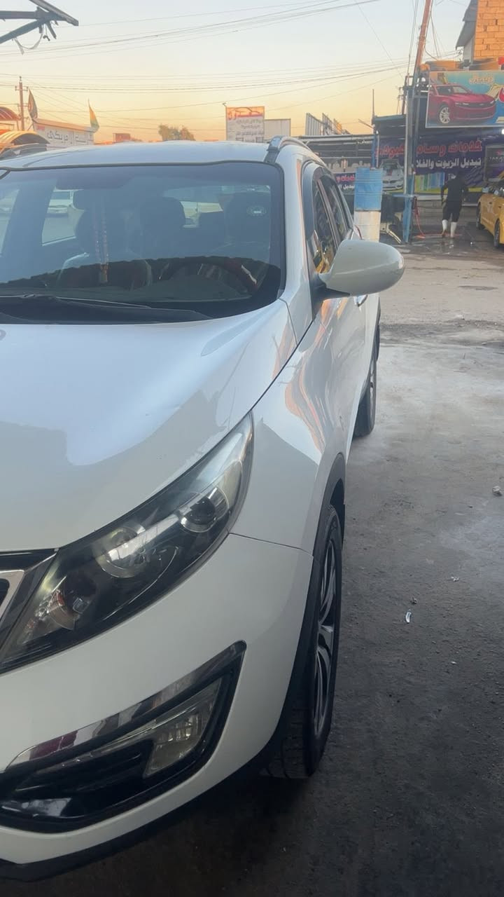 السلام عليكم
للبيع كية سبورتج موديل 2012
اربيل رقم انكليزي بسمي 
بيها بالجنطة خلفيه جوة رقم شويه صبغ 
وجملغ خلفي ورة سايق انطخ عندي وهم انصبغ 
نص موصفات 
محرك 2000
كير محرك تبريد كهربائيات كلها شغالة
مكاني بغداد حي عامل
السعر 143 
***********
