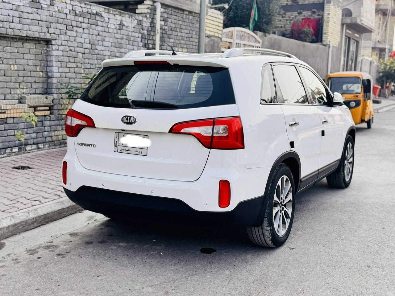 كيا سورنتو ٢٠١٤
▪️محرك ٢٤٠٠
▪️رقم واسط
▪️بصمة تشغيل 
▪️بصمة ابواب
▪️حساسات امامي خلفي
▪️كاميرة خلفية اصلي
▪️تخم تاير
▪️حدادية جيدة
▪️داخل لونين مع لدات احمر
▪️ماشية (١٧٥)
▪️ارضية جلد مفروشة
السيارة كفالة من الحادث والصبغ والسونار موجود
▪️السعر (١٧٠)
للاستفسار : ***********
