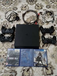 Ps4 سلم للبيع كامل الملحقات نظيف مامفتوح مكفول ومامستخدم هواي الله شاه...