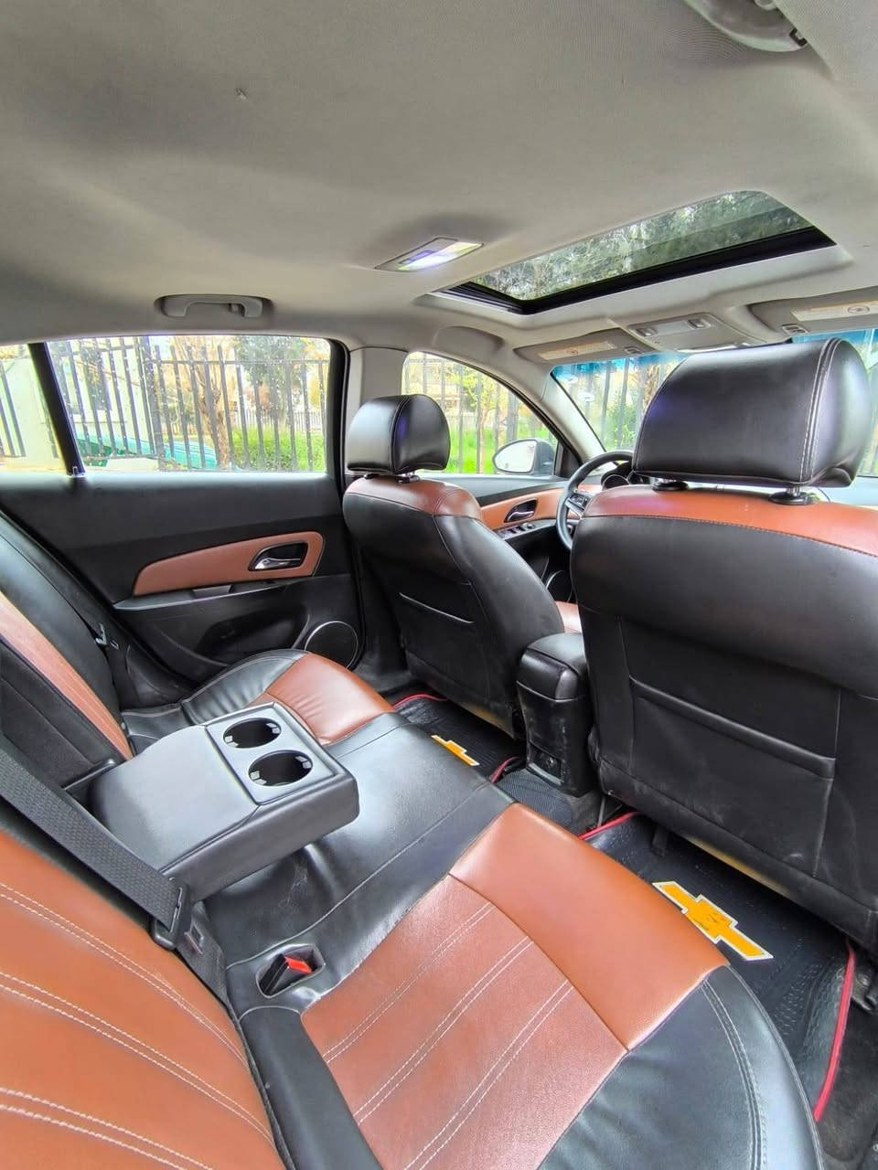 کــــــوردی - عربي 
⚜️Cruz LT 2016
🔸کرووز خەلیجی 
🔸مـــۆدێل / ٢٠١٦
🔸مواسفات /  شاشە,کامیرە، حەساس،کوشین جلد ، بەسمە ، ڕادار 
🔸مەکینە/v.4 چوار پستۆن 
 مەکینەی ١.٨ کراوەتەوە 
 🔹ئێڕباگ سیستەم کراوە ، 
تۆزێک بەدەنەی گرتووە
بۆنیت و چامرلغ سبوغ
نیو دەرگای سبوغ 
🔸١٥٥ هەزار  کم چووە
🔸ژمارە و سەنەوی نوێیە 

🔹نـــــــرخ  (($ ٨١٠٠  )) 
81 وەرەقە

🔹ناونیشان هەولێر
 
تەنها فرۆشتن بە نقد

پەیوەندی واتساپ☎️  ***********
ـــــــــــــــــــــــــــــــــــــــــــــــ
عربي 
للبیع فقط 
⚜️Cruz LT 

کروز  خليجي
🔸مــــــــودی / 2016
🔸مواصفات/ كاميرة ، سليت حساس ، بصمة ، رادار ، كشن جلد ، فول
🔸محرك / V.4 اربع سلندر
محرك 1.8 مفتوح 
🔸ایرباك سيستم ،دواخل شوية بدانة 
جامرلغ و بنيت صبغ و نصف باب صبغ
🔸155 ألف كم ماشي 
🔸سنوية و رقم جديد 

🔹سعر   (( 8100 $  ))
 
عنوان اربیل ، للاستفسار 
*********** أربيل, العراق
