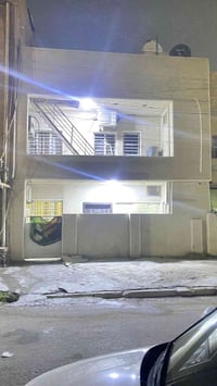 للبيع مشتمل مساحة 52.5م واقع حال مجاور الركن في منطقة البنوك قريب شارع...