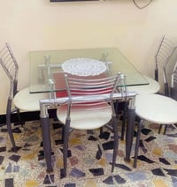 ميز طعام زجاجي • ٤كراسي • بلديات بغداد