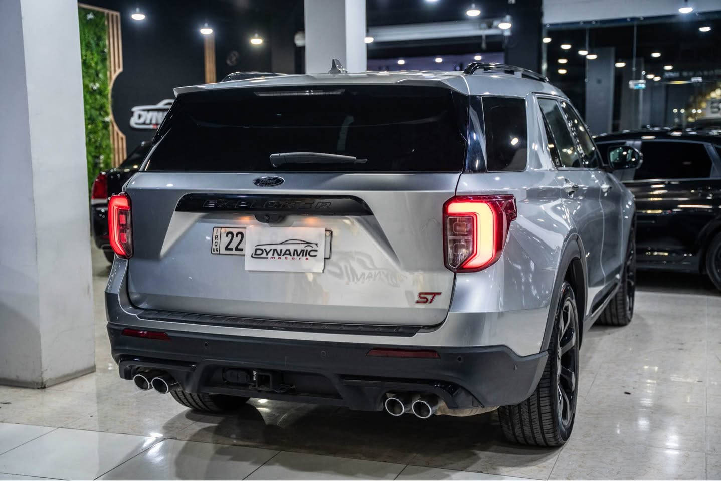 2020 Ford Explorer ST - V6-  3.0L 

‎موديل : 2020
‎‏‎ماوەی ڕۆیشتن :44,000ميل
‎هاوردةي : امريكي
‎‏‎پستۆن : ٦سلندر
‎رةنگ: سلفر
‎رةنگي ناوي :اسود
‎‏‎موسفات/ فول فول ١/١
‎بوياغ:بي بوياغ  
‎ارباك: تةنها شان
‎ژمارة هةولير 
‎ناونيشان هةولير جادةي حديد و خشب  شركة دايناميك موتورز لة 10 بةياني تا 10 شةو كراوةية..
‎بو زانياري زياتر پةيوةندي بكةن بة وتس اب

***********
========================= أربيل, العراق
