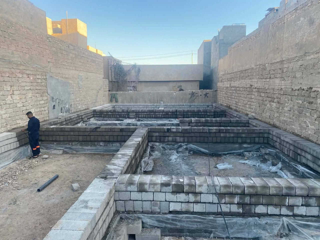 تم بحمد لله مباشره وضع. حجر الاساس 😍😍اشراف وتنفيذ احد المنازل في القادسيه من الصفر ) مقاولات عامه بناء وتطبيك ارضيات وجدران وترميم المنازل تأسيس ماء ومجاري وتأسيس كهرباء ولدي كادر متكامل للمشاريع  ✨تصميم-تنفيذ-اشراف-استشارات هندسية✨
من الفكرةالاولى لآخر حجر تفاصيل دقيقةونتائج تدوم 💯 للاستفسار الاتصال او مراسله. واتساب ***********
