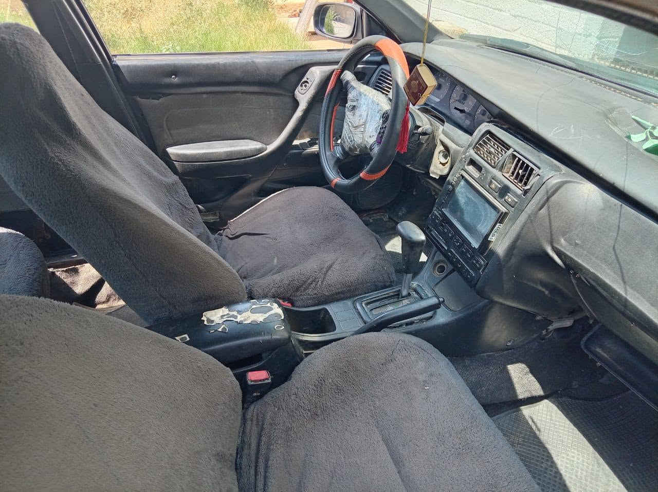 السلام عليكم
سيارة للبيع 
فرخ بطه موديل 92 مسجل صلاح الدين رقم الماني شرط التحويل 
تايرات صدر جديد محرك بدايه تبخير الكير شرط مرشوشه جمالية 
والسعر مناسب 
***********
***********
