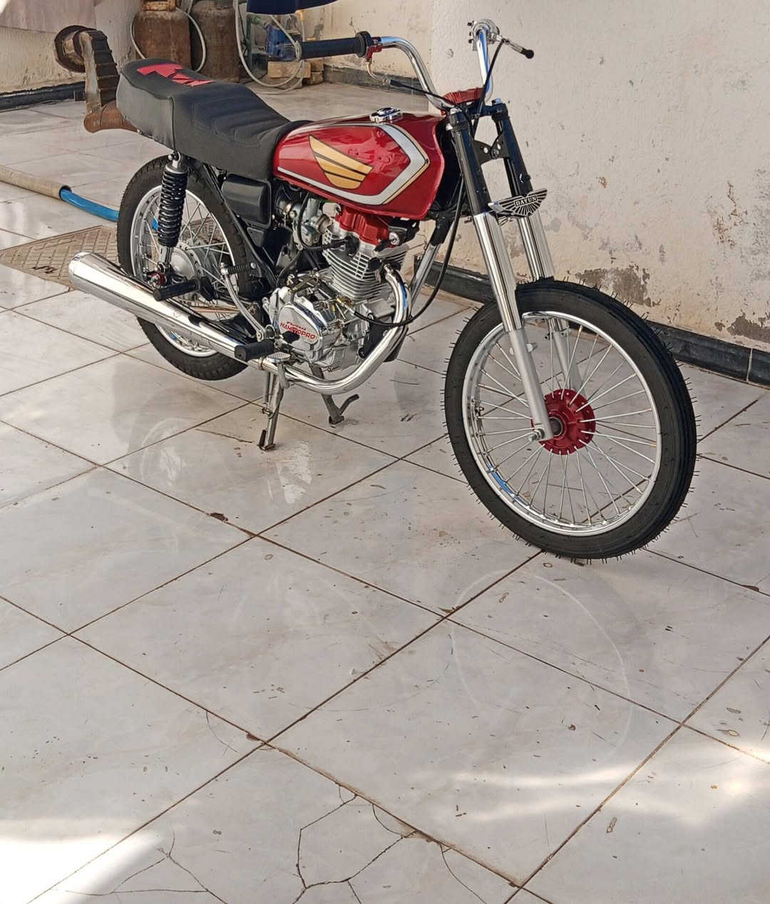 سلام عليكم دراجه لبيع كلك كلك كلك كلهه 26صالهه 10تيام من معمرهه دراجه خير من الله احله من الصور اي نقص مابيهه وايرات مال لايت كامله حته باتري موجود عوزهه بس شدلهه لايت مكانك ناصريه مركز سجن الصلاحي بس لشراي مو شراي لا يراسل ولا خابر ***********سعر خاص لو تخابر وتحياتي لجميع
