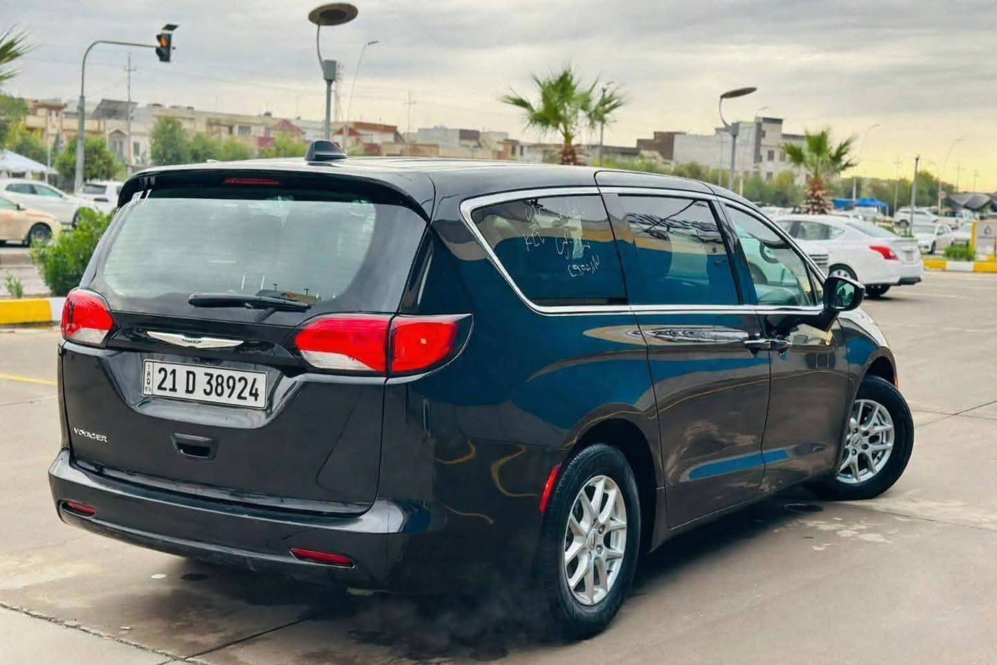 للبيع أو مراوس بأحدث
كرايسلر فيوجر 2020
السعر 195
صور الحادث وبعد الحادث بالمنشور
رقم سليمانية بأسمي السنوية لغاية سنة 2028
تحويل مباشرة بأسمك أو تحب وكالة جاهز
هزة مرورية جديده
الضرر چاملغ أمامي أيمن وسرقة أبواب خلفية 
مستبدلة بأصلي نفس اللون
مكاني بغداد الأمين الثانية
موبايل أتصال أو واتس آب

***********
