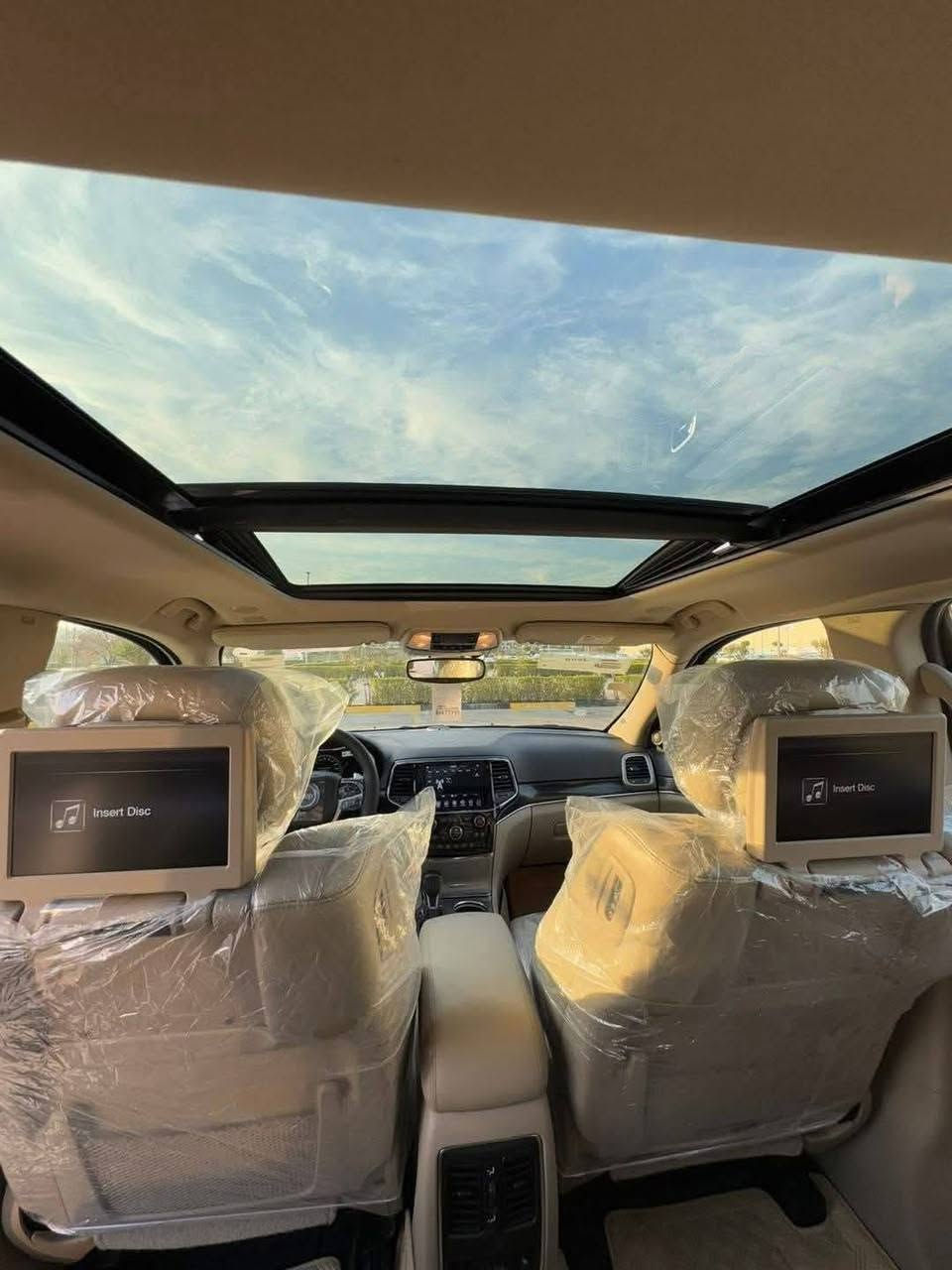 السلام عليكم
السلام عليكم

للبيع Jeep Grand Cherokee 2020 Limited Plus خليجي – Limited Plus – فول مواصفات

✅ دفع رباعي
✅ بانوراما
✅ شفتات + دوسات
✅ كشن
✅ تبريد وتدفئة للمقاعد
✅ تدفئة ستيرن
✅ باب سحب كهربائي
✅ باقي المواصفات فول

🔹 السيارة ماشيه 71,000 كم
🔹 رقم أربيل وباسمي
🔹 مكان السيارة: بغداد

مبدل بستم 2014 وتمشي على أي بنزين بدون أي دوانز
مبدل باب الصدر بالوكالة
السعر 265 بي مجال 

للاستفسار:
***********
