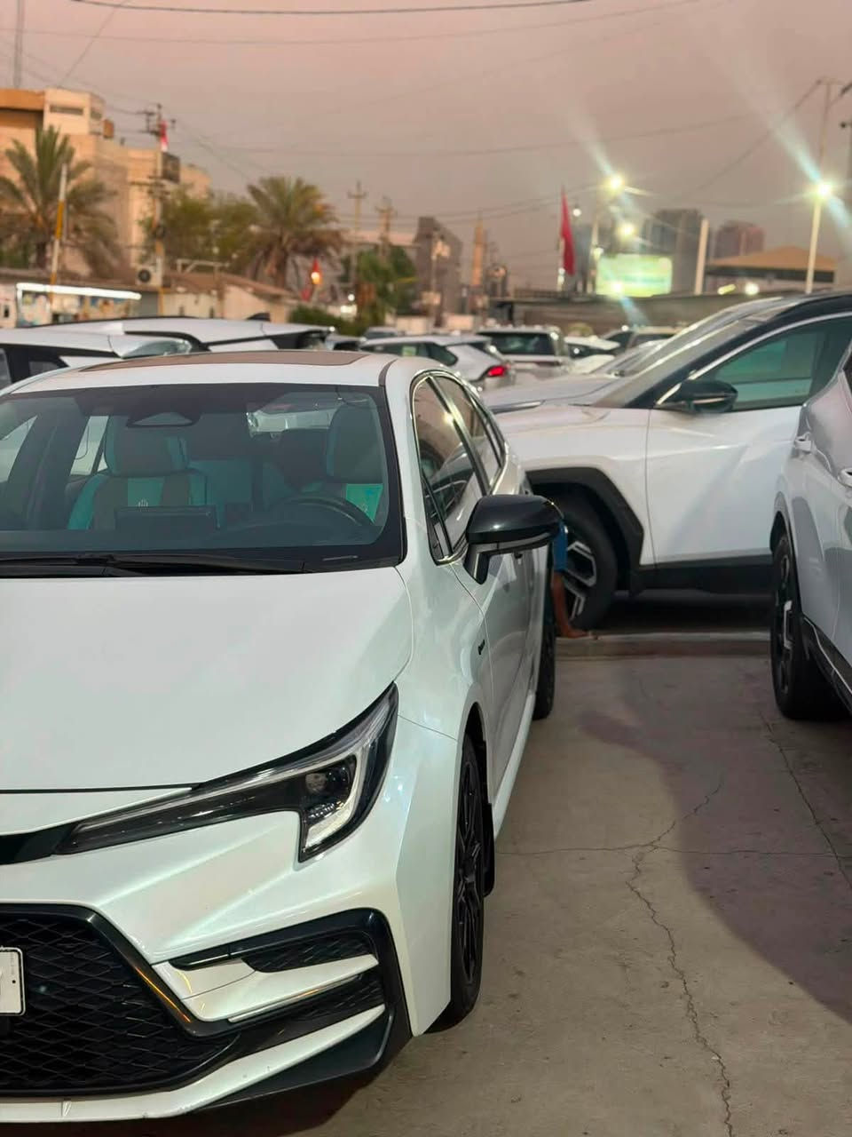 كورلا هايبرد ٢٠٢٥ بلاك
كشن كهرباء
داخل احمر
فتحة 
مكان السيارة بغداد
السعر ١٥٥$ وبي مجال قليل للشراي
***********
