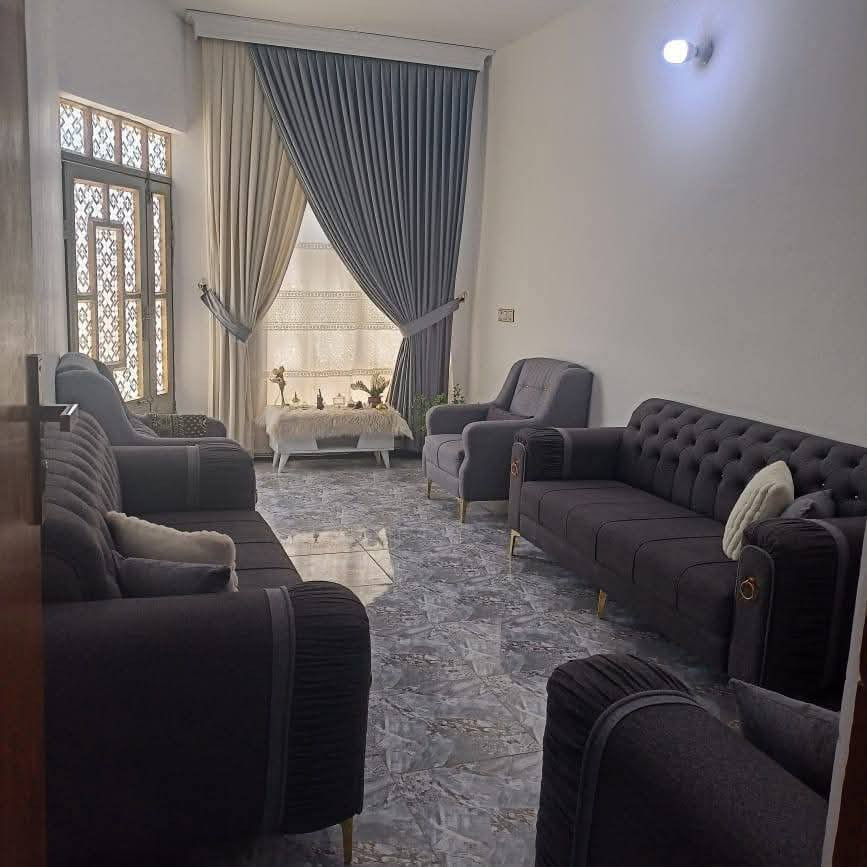 [[بسم الله الرحمن الرحيم]]
    🏡     🏘      🏚 

#يوجد_مشتمل للبيع 

🌲مسحوب عن طريق المصرف وجاهز بس سدد 

#العنوان  الفلوجة 
#في حي الشهداء بال 22 ألف خلف عماره الجنابي 

✅المساحة :  125م  
غرفه
استقبال 
صالة 
مناور 
مطبخ
صحيات  
  
                       #بناء 🧱 : بلوك 
      
     #شارع 🏞️⬆️⬆️ : 10م  

  #السعر_محدد_من_قبل_البائع 
           
        ⚖️⚖️   نوع الملك : طابو صرف تحويل مباشر  🏙 

            # تدفع مقدمه 25 مليون 
            # والباقي 95 مليون تدفع على شكل قسوطات 
               كل شهر 437 ألف 

__________________________________

للأستفسار⛔🖲️ : مراجعة 
🥇#مكتب_الرافدين_للعقار 🥇
العنوان شارع المنجزات تقاطع جامع التقوى مجاور محطة نمبر وان المركزية لغسيل السيارات مكتب الرافدين للعقار 🚗🚖
__________________________________

#ملاحظة//📋📑 اذا لديك عقار تريد تعرضة للبيع او تريد تشتري عقار قم بمراسلة الصفحة او اتصال على لارقام الموجودة+ واتساب
            
         #للأتصال_او_واتساب 📞  ***********
 
        #للأتصال_كورك.          📞. ***********

#بيع_وشراء_الدور_السكنية_والزراعية_العقارات_في_مدينة_الفلوجة #مكتب_الدوحه_للعقار_بيع_وشراء_العقارات_بسعر_مناسب
#عقارات_الانبار_الفلوجة
