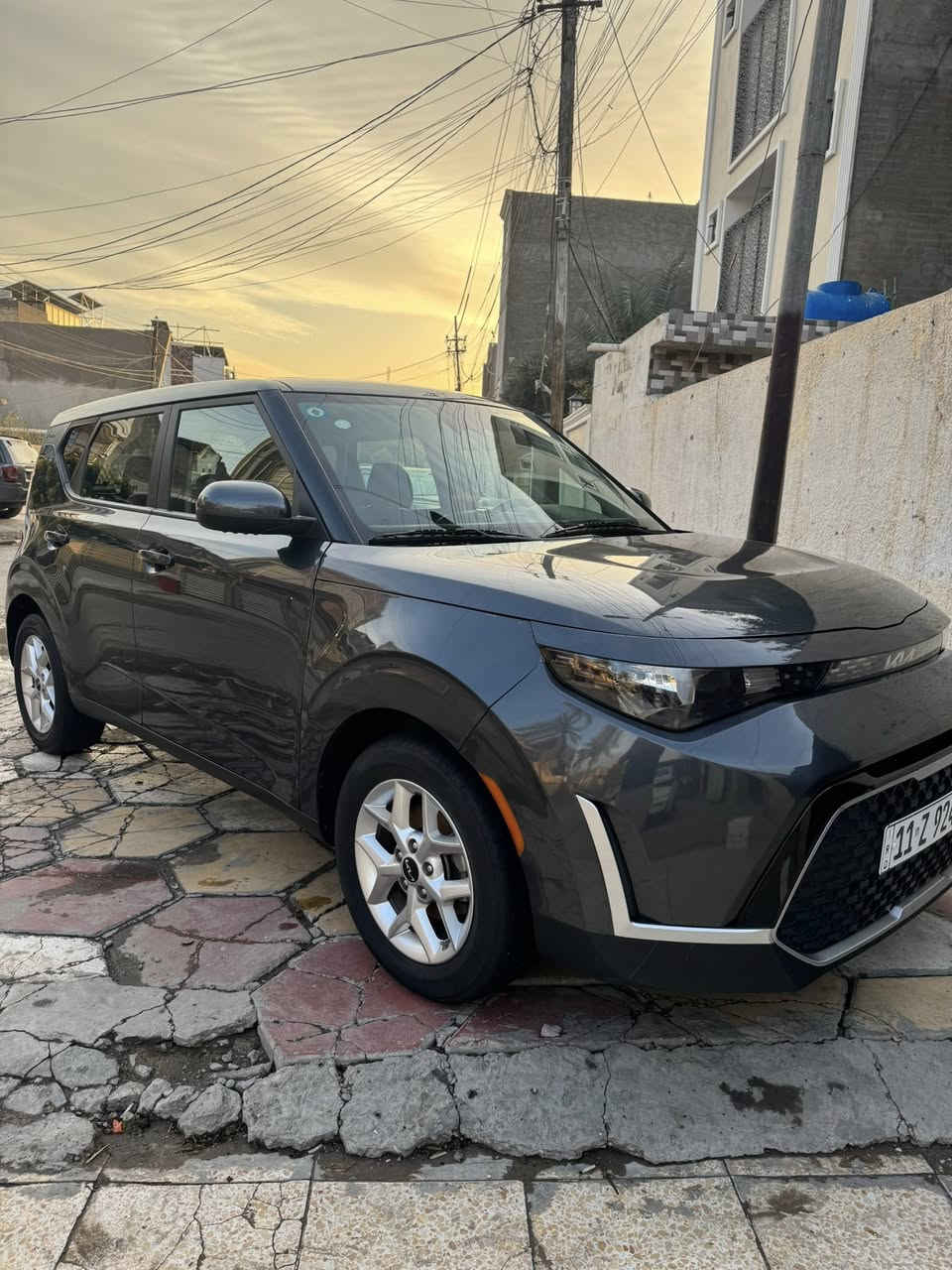 سلام عليكم كيا صول موديل2023 مواصفات تحكم جهتين حاكيه مانع تزحلق شاشه كبيره لمس كامرا دواره رادار امامي وخلفي رادار يمنه ويسره حساس اطارات توقف ذاتي انضمه  قياده حجم المحرك 2000 دوش ماشيه 31السياره بسمي رقم بغداد 
اتصال 
***********
