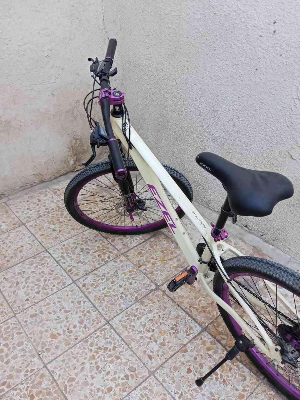 السلام عليكم
بايسكل جبلي 26 نوع المنيوم خفيف جدا 
7 سرعات ب3 اماميات 
السعر 150 وبي مجال 
مكان ناصريه حي اريدو


**إذا كنت صاحب هذا الإعلان وتريد حذفه لأي سبب، رجاءا أرسل رسالة إلى الدعم الفني**