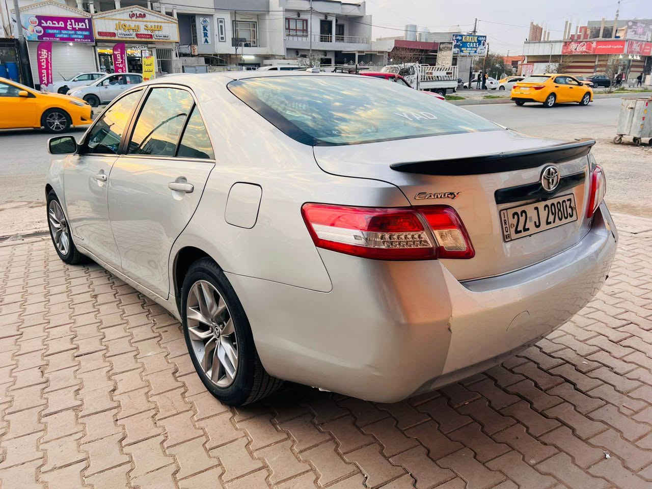 سلام علیكم 
تویتا كامری مودیل 2010 LE
مواصفات كندی 
سیارە كلین تایتل بدون صبغ و تعدیل بارد بس بیها شویە جراد قلیل بل صكف بچم كبس كیر جديد مبدل شرط أوروبي بس محرك بيها خيط بخار بدون صوت سيارة ماشية 141 
سنوية جديد حتا  ٢٠٢٨ هزه جديد شرط تحويل بیها دفتر بنزین
سياره جاهزه بدون مصرف 
سعر 117 بيها مجال 

***********

*********** كركوك, العراق
