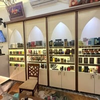 فاترينات مع رسبشنتصلح كاًثاث صيدليه اومحل عطور او كوزمتك المواد درجة ا...