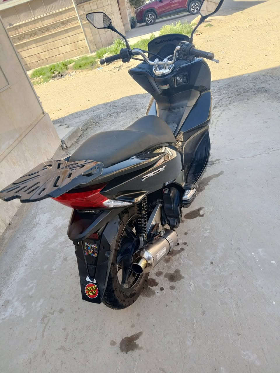 السلام عليكم 
دراجه pcx جيل الثاني ياباني مكينه 150 ستيرن كهربائي مكفولة مكينه وكشر مكاني بغداد جميله سعر  مليون وسبعميه وبيها مجال للشراي ***********
