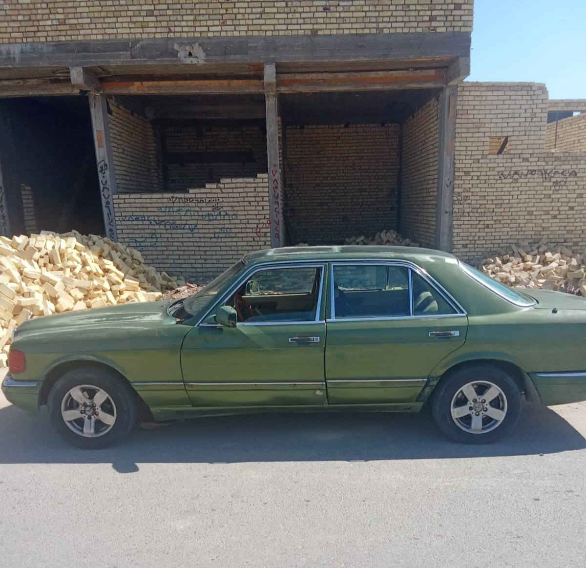 من رخصت مدير الكروب المحترم للبيع مارسيدس موديل 85السعر ١٧ ابيع بدون راعي مااندله عنواني بغداد للاستفسار على الرقم بي واتساب ***********
