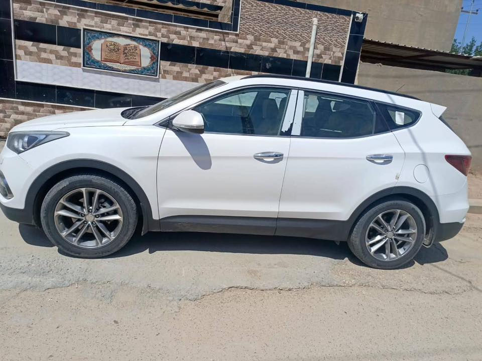 سنتافي موديل ٢٠١٨
مكفولة من الضربة وسيارة بلادية حساس امامي وخلفي وبردات وكامرة وسايد بريك بصمة مري شفط ٧راكب وستة سلندر جنطة كهربائية  رقم (مثنى )سياره حلوه و ما متعوبه 
السعر خاص بيك خير و تدلل 
للاستفسار الاتصال على الرقم ***********
