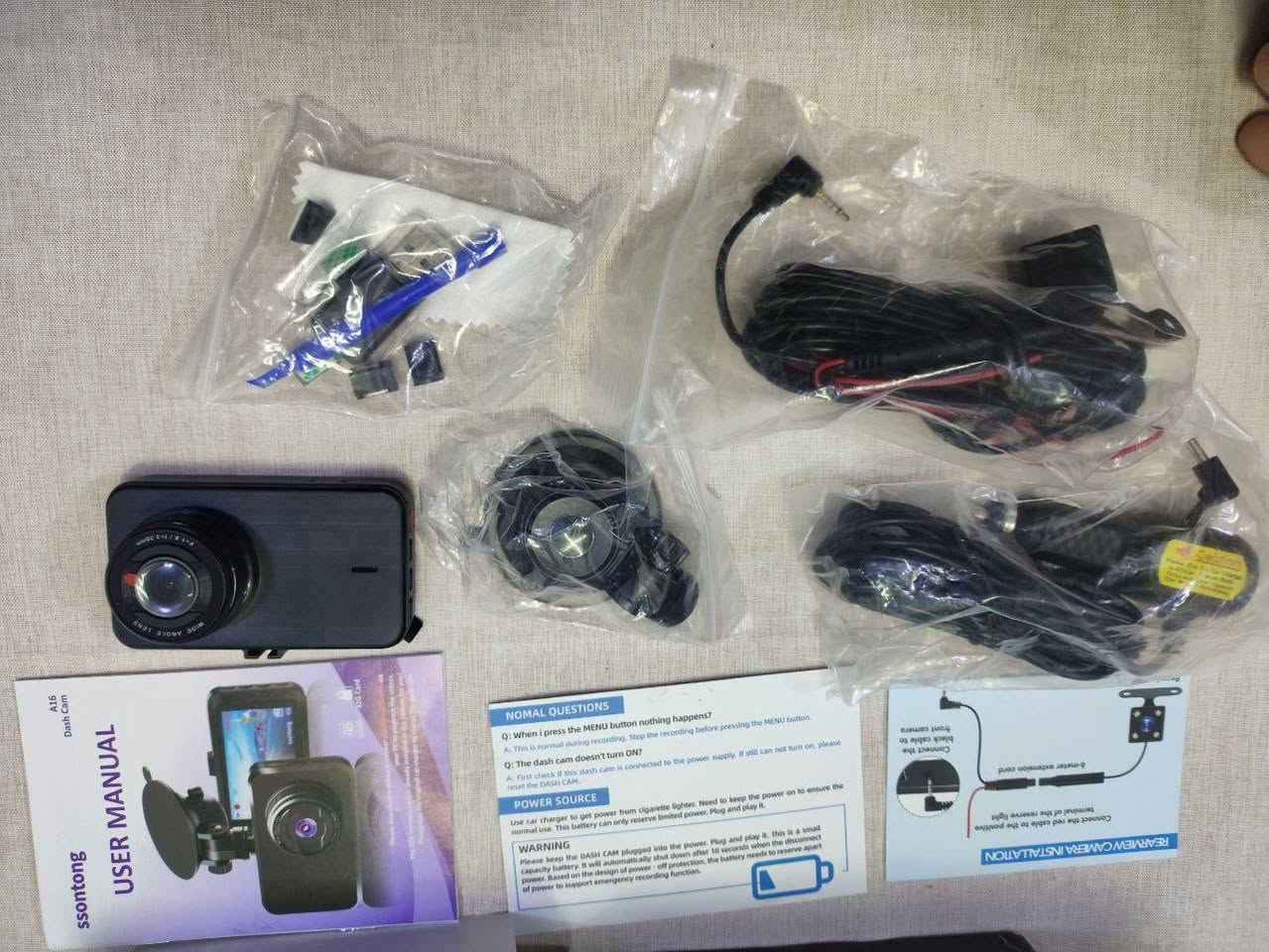 داش كام خصم سعر 35 الف ا ول تم  اخر قطعه امامي خلفي
داش كام ماركه كل ملحقات بجيس
داش ماركه حقيقي مع رام اصلي 
تعمل بدقة HD 1080p

- مقاومة للماء 

- شاشة 3 بوصة عالية الدقة وثلاث عدسات قابلة للتعديل 

- خاصية التسجيل المتزامن للصور الأمامية والخلفية  هذه الميزة بتسجيل الحوادث والمواقف في الطريق اثناء قيادة السيارة 

- إمكانية اكتشاف الحركة حيث تقوم هذه الكاميرات ببدء التسجيل اذا تم اكتشاف الحركة في الكاميرا 

- تمتلك مستشعر G يقيس مقدار التغيرات الحاصلة في السرعة أثناء قيادة السيارة 

- ذاكرة البطاقة الداخلية 32 G وعندما تكون البطاقة ممتلئة ستتمكن من خاصية التسجيل الحلقي

- يتم تسجيل كافة المعلومات وتسجيل الفديو في بطاقة الذاكرة  في الكاميرة

- خاصية عرض صورتين في نفس الوقت على الشاشة باستخدام خاصية ال pip

- خاصية تسجيل الصوت اثناء تسجيل الفديو 

- تحتوي الكامرة الخلفية على عاكس 100 درجة 

- تحتوي الكاميرة الداخلية على عاكس 140 درجة
وهذا يعني ان الكامرة قادرة على تغطية رؤية بزاوية 140 درجة
35الف


**إذا كنت صاحب هذا الإعلان وتريد حذفه لأي سبب، رجاءا أرسل رسالة إلى الدعم الفني**