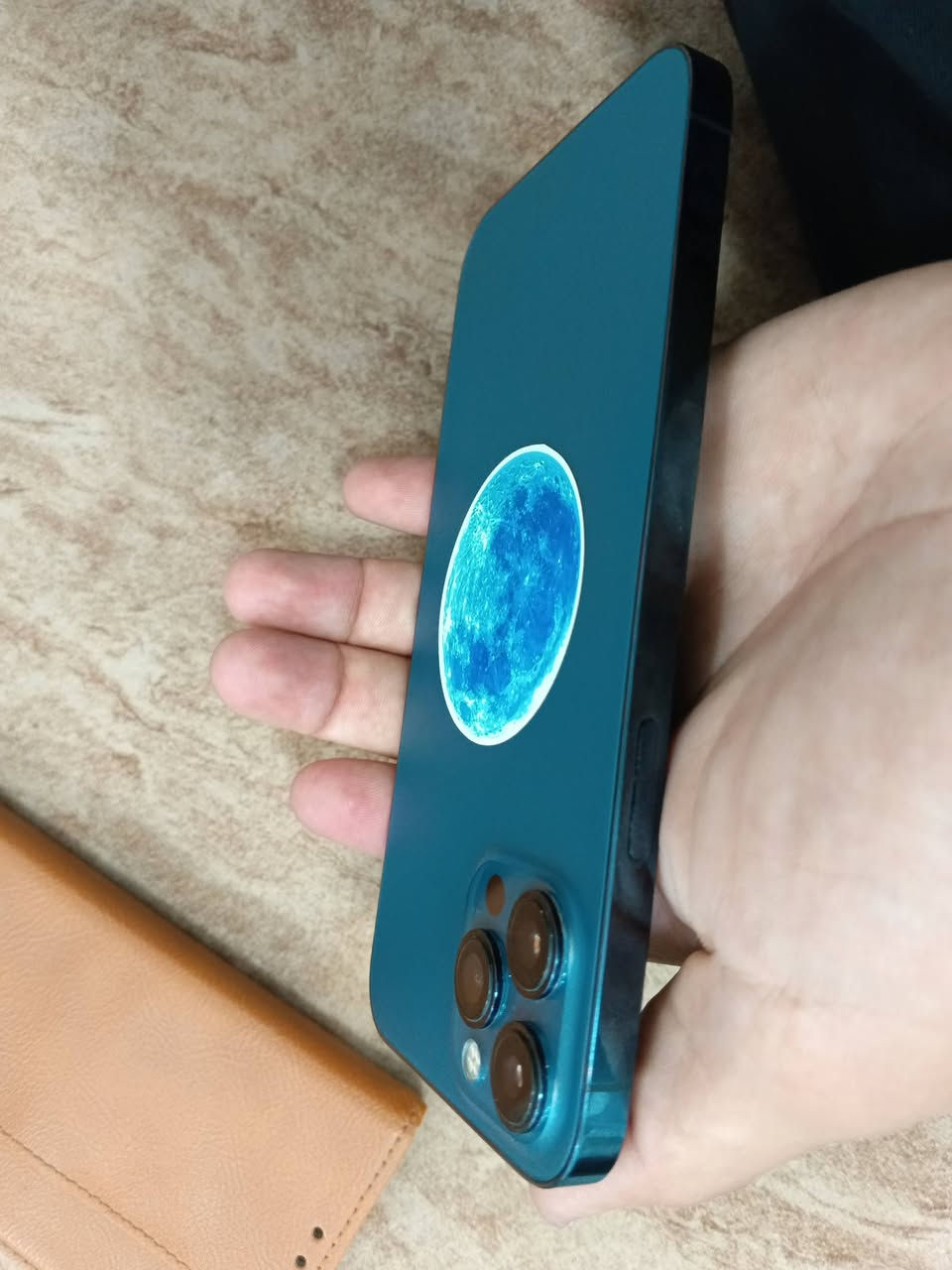 ايفون 12pro Max للبيع بلادي ما مبدل بي شي نضافه 100/100 بلادي ***********
