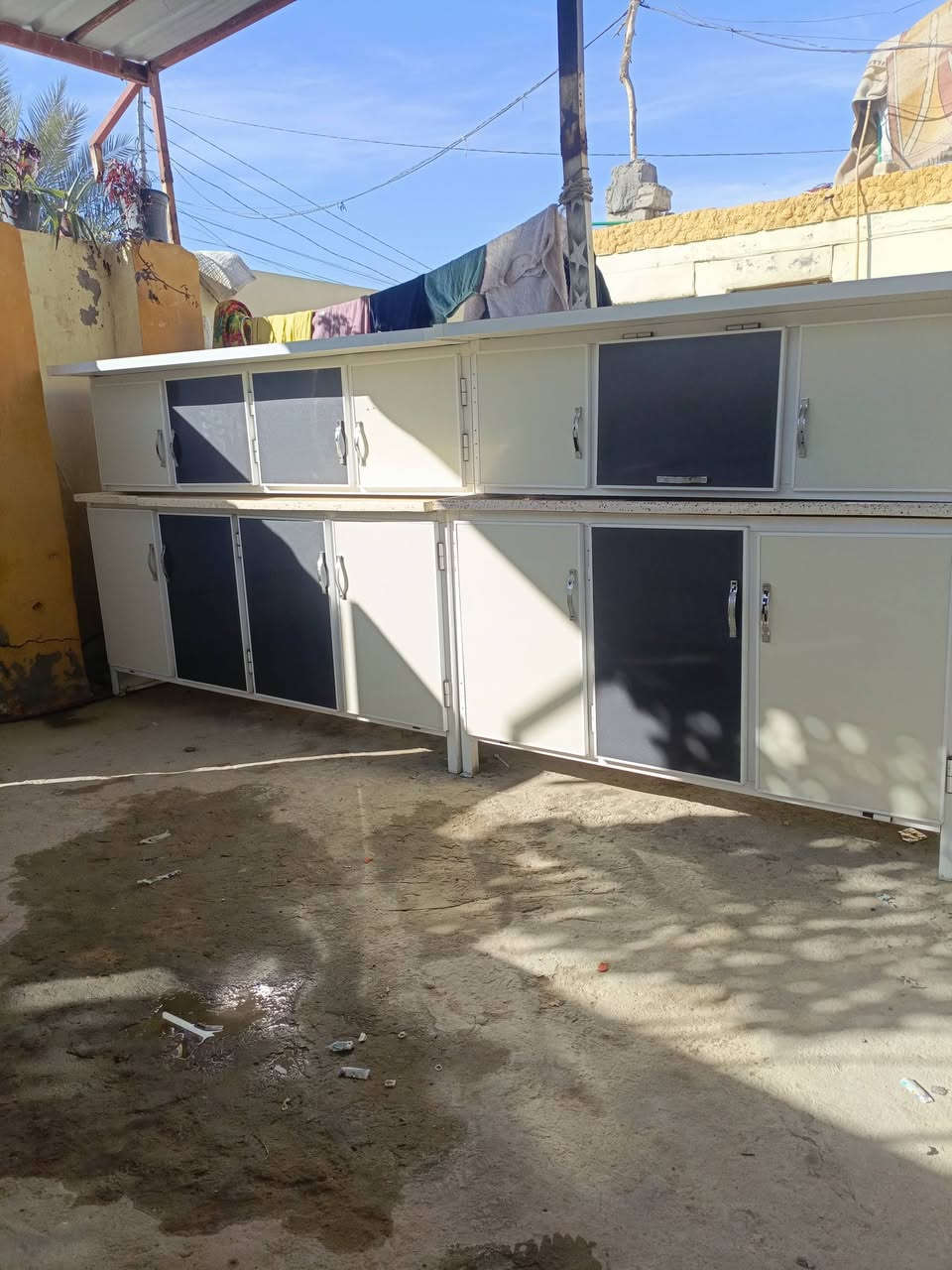 كاونتر 4 قطع مترين بمتر ونص سنك
ڱڵـه  مرمر تسكام ونضيف سعره 425
ميز طعام بدون كراسي 30 سعره 
مكان بابل كفل ***********
