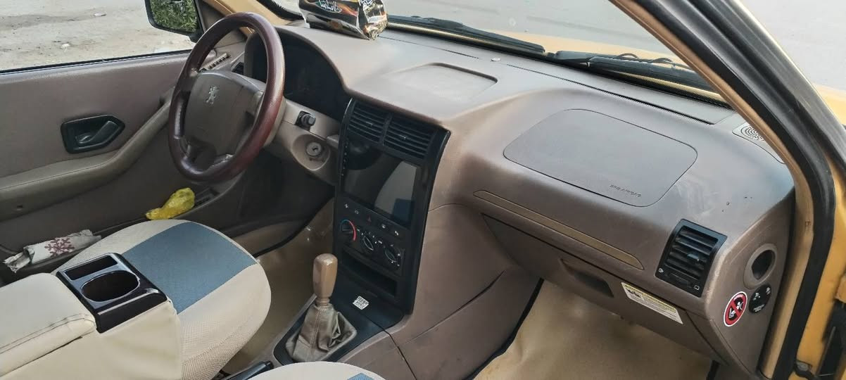 السلام عليكم للبيع بيجو 405 موديل 2017 بيها تبخير بالمحرك السعر 45 وبيها مجال للاتصال *********** مكاني بغداد الحبيبيه
