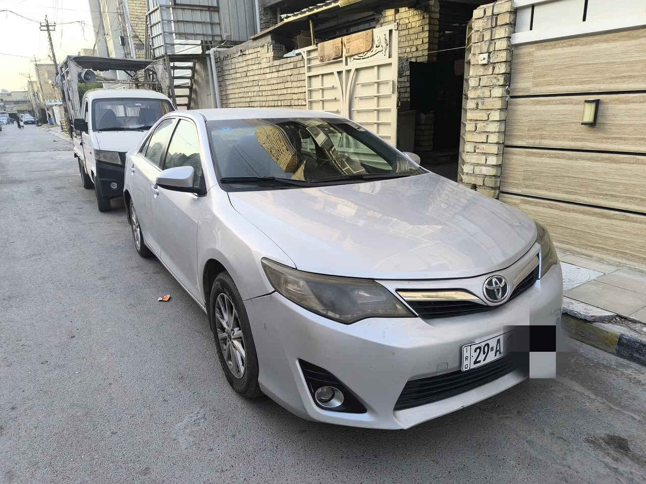 السلام عليكم
تويوتا كامري موديل 2012
رقم واسط انكليزي 
وارد امريكي محرك 4 سلندر  2500
مواصفات Le
عداد مسافة 165 الف ميل 
محرك كير تبريد شرط 
السيارة حادثها سرقة مثل ما موضح بدون اي ضرر أو دواخل 
بيه رش 4 قطع بسبب جراد وتبديل بنيد من امريكا 
السياره كفاله تكم لغود شواصي 
ايرباكات سليمه 
السياره مال جني 
هزه شهر الرابع تخلص هذه السنه 
كهربائيات كلها تشتغل 
شاشة اندرويد بلايدي بلوتوث 
تايرات تخم جواها 
صدر نص عمر قبل 4 اشهر مبدله كامل 
السيارة باسمي تحويل مباشر 
السعر 127 ورقه 
مكاني بغداد أو كركوك 
الرقم ***********
واتساب او اتصال 
ملاحظة جميع تفاصيل تم ذكرها بالمنشور يعني فقط الشراي يتصل
