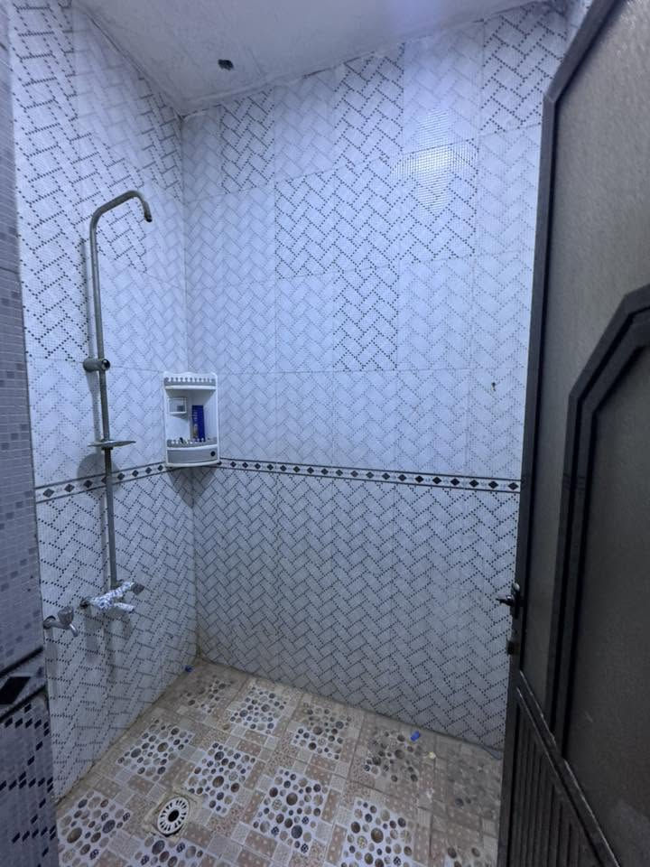 #دار_للإيجـــــــار 
في نــادر الاولى شارع الحسن مقابل مجمع المدارس

طابقين يحتوي على…
غرف نوم عدد 2
صاله وكليدور ىمطبخ ومجمع صحيات 

مبلغ الايجار / 425 الف قابل للتفاوض

________________________
للاستفسار على باقي  التفاصيل 
لطفاً الرجاء الاتصـــال او مرآسلتنا على الواتساب ⤵️
🔻🔻
سيد رائد    

📞0️⃣7️⃣8️⃣3️⃣1️⃣1️⃣6️⃣1️⃣6️⃣4️⃣1️⃣
سيد حسين
📞0️⃣7️⃣8️⃣7️⃣2️⃣5️⃣7️⃣4️⃣7️⃣3️⃣3️⃣

              او وآتســــــاب📲

المكـــــتب ☎️ 
***********
***********
‎‏‎     🧱#مكتب_عقارات_سيد_رائد🧱

               🏗️ #مــوقع_المكتب🏗️
📍{بابل/الحله شارع نادر الرئيسي مقابل  شارع الطب العدلي بالقرب من اسواق الجمل }

_______________________
#تنوية / لمن يرغب عرض عقاره فـــي صفحتنا يرجى الاتصال بنا 
_______________________
أنتبــه🔻🔻
‎🔳#الصفحه_الرسميه_للمكتب_فقط✅

#عقارات_الحله  
 #بيع_وشراء     
#عقارات #بغدادالعراق #الحله         #مشاهيرفيسبوك
 #مكتب_عقارات_سيد_رائد 
#الاول  #في_بابل
