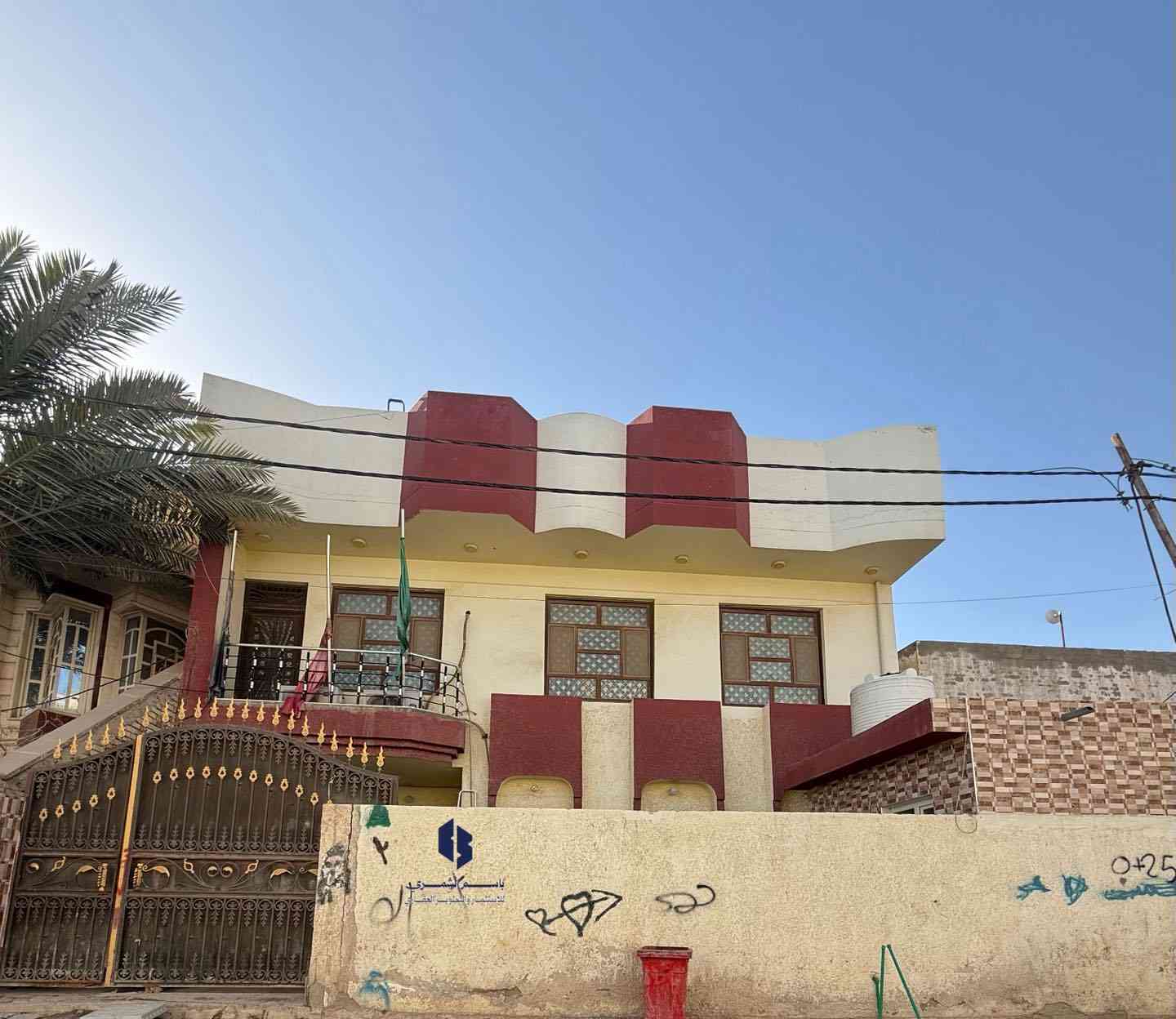 🏠دار سكن للبيع🏠
___
⭕العنوان : ام الخيل الاولى
-------------------------------------
✨طابو صرف 
✨طابقين 
✨كونكريت مسلح

♦️المساحة : 240م²
♦️الواجهة: 12 متر 

--------------------------------
✨ تفاصيل البيت ✨
____
⭕غرف نوم عدد 5، صالة عدد 2، استقبال، مطبخ عدد 2، مجمع صحي عدد 3
____
                          المراجعة 
     ♦️♦️♦️مجموعة باسم الشمري♦️♦️♦️
      ♦️♦️للاستثمار والتطوير العقاري♦️♦️
الفرع الاول/بغداد،القادسية،قرب مجمع الوزراء
الفرع الثاني/الديوانية،الجزائر ،الشارع الخدمي،مقابل تقاطع أم الخيل
____
للأستفسار الاتصال على📲
قسم المبيعات 📠
***********📱
***********📱

📲 حمّل تطبيق باسم الشمّري العقاري الآن من Google Play:
👉 [https://play.google.com/store/apps/details?id=com.basemShamry.app](https://play.google.com/store/apps/details?id=com.basemShamry.app)
🍏 قريبًا على App Store
