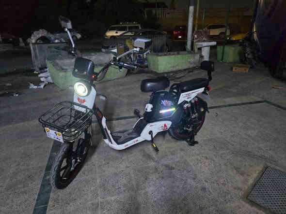 السلام عليكم دراجه شحن فول مواصفات بلوتوثHIS كلش جديدة مابيهه اي نقص استخدام قليل زيرورقمي للتواصل ***********
