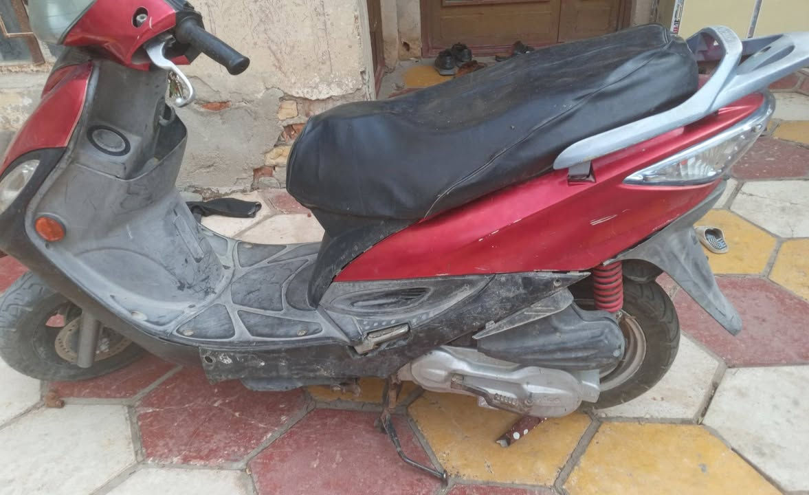 سلام عليكم دراجه جي٤ للبيع تشتغل سلف هندر دراجه نضيفه وخير من الله بيه بخار للتواصل
***********
