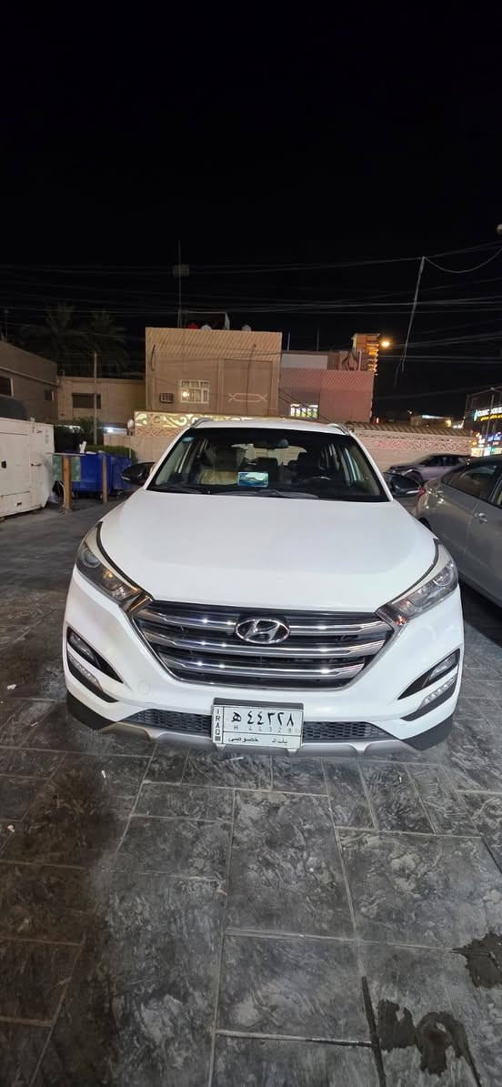 ١/هيونداي توكسان موديل 2018 🚗
٢/رقم بغداد (باسمي) 
٣/ماشيه 196الف
 مواصفاته 
مري شفط 
حساس خلفي 
شاشه ابل كار بلي 
بصمه تشغيل عن بعد 
ويل كب نيكل 18
ملاحظات : بيه بارد جاملغ امامي وبيه صبغ بالبنيد اثر تقشير والجاملغ الخلفي عكس السائق بي ضرب ومصبوغه 
مع تبديل بالدعاميه الاماميه 
السعر 152 وبيه مجال بسيط 
مكان السياره بغداد الحريه
***********
