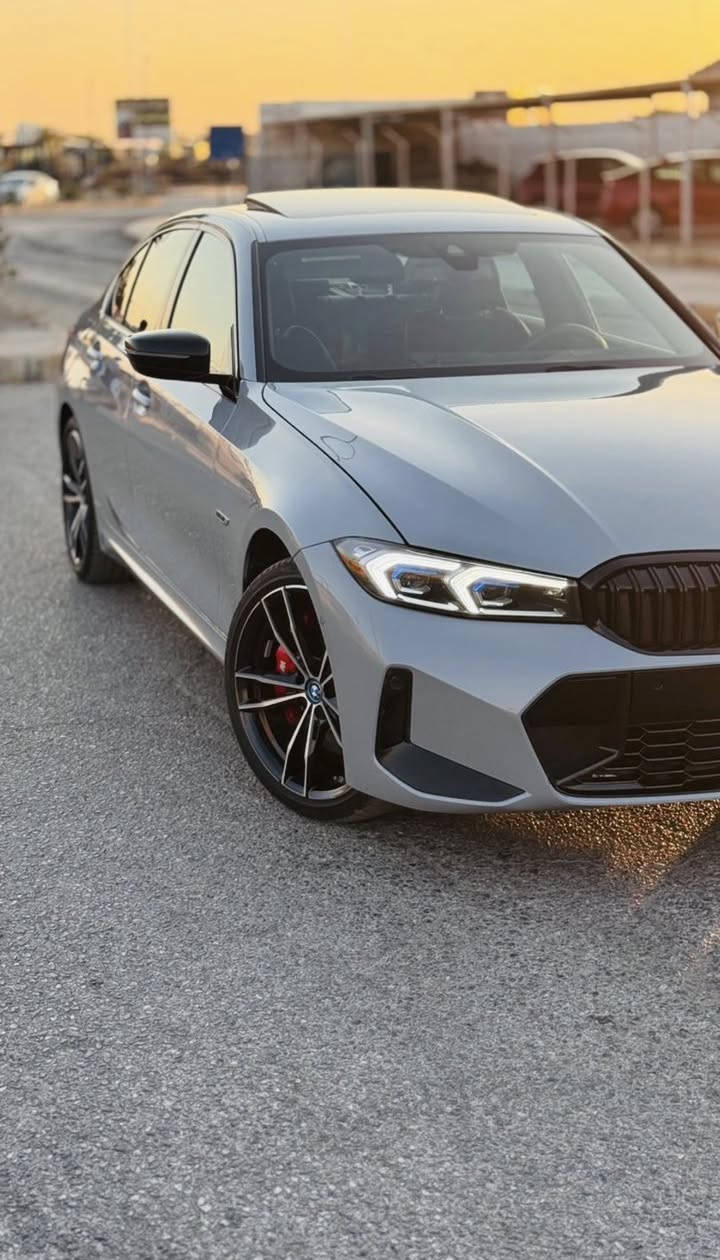 Bmw 330 i
السلام عليكم 
للبيع فقط 
Bmw 330 i  2023 M Sport Package 🩶
بلكن ٣ انظمة (بانزين - هايبرد - كهرباء )  ✅
فول مواصفات للاخير 
رقم بغداد 
ماشيه ٣٢ 
الحادث جاملغ وبنيد  مصبوغ بنيد ونص جاملغ فقط 
بدون ايرباك بدون دواخل 
السياره نظيفة جداً وجاهزه من كل النواحي 
مكانها بغداد السيديه 
0771 849 3999
التواصل على الرقم فقط اتصال + واتساب 👍
