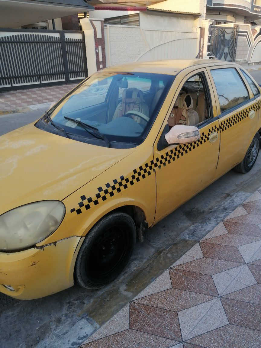 نيفان 520 موديل 2009 رقم بغداد محرك 1600 ***********5
