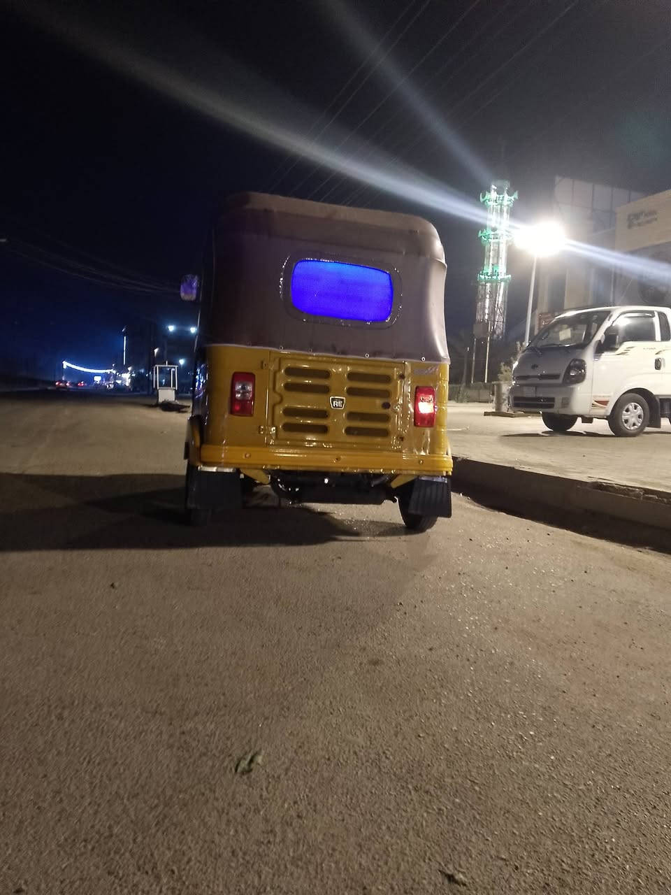 السلام عليكم تكتك للبيع موديل 19 رقمه سنويه بغداد تحويل ثاني يوم كامله ورقه ما نقص بيها مضلع وبيها مجال 
***********
6000
عنوان دوره شارع الصحه
