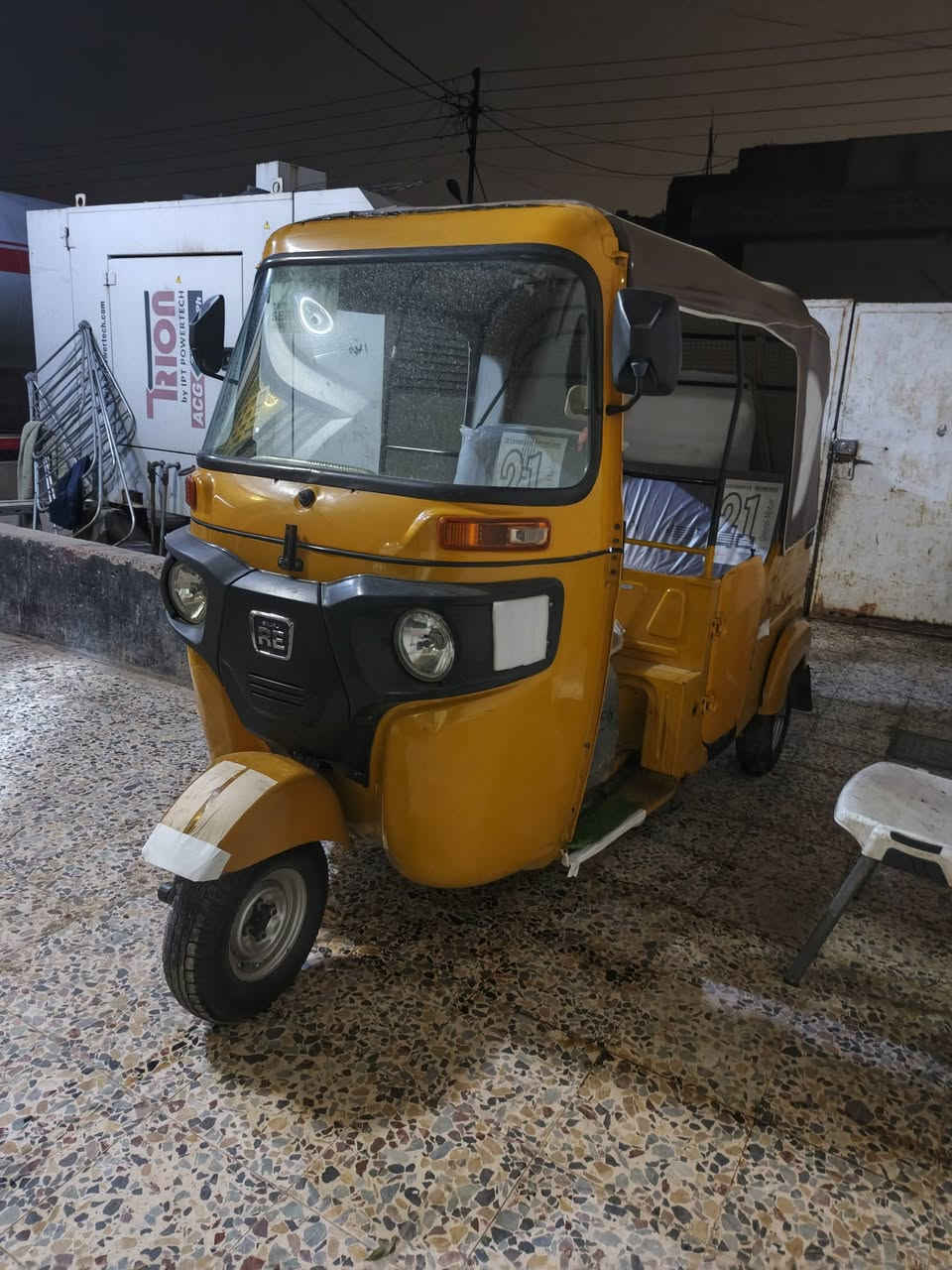 لبيع اوراق موديل 21 شهر الواحد كشره كفاله بيه بس ضربه صغيره بارد لا صبغ ولا معجون مكينه مفتوحه تكتك حلوه وخير من الله والشراي ينتصل *********** مستعجل علا بيع
