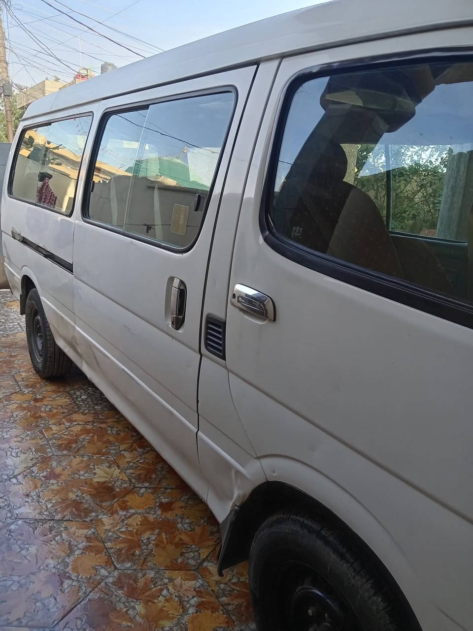 جنبي اج وان للبيع سيارة حرة سنوية باسمي تحويل ثاني يوم كير محرك اكسل مكفول حدادية وصدر جديد موديلهة 2015 مكاني بغداد الوردية***********
