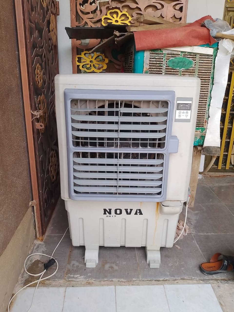 السلام عليكم 
٣ مبردات للبيع شغالات بس وحده نوفا مجيمة متروكة والباقيات شغالات ابيع شلع سعرهن 65الف 
موجود خاص 
رقم الهاتف /***********
