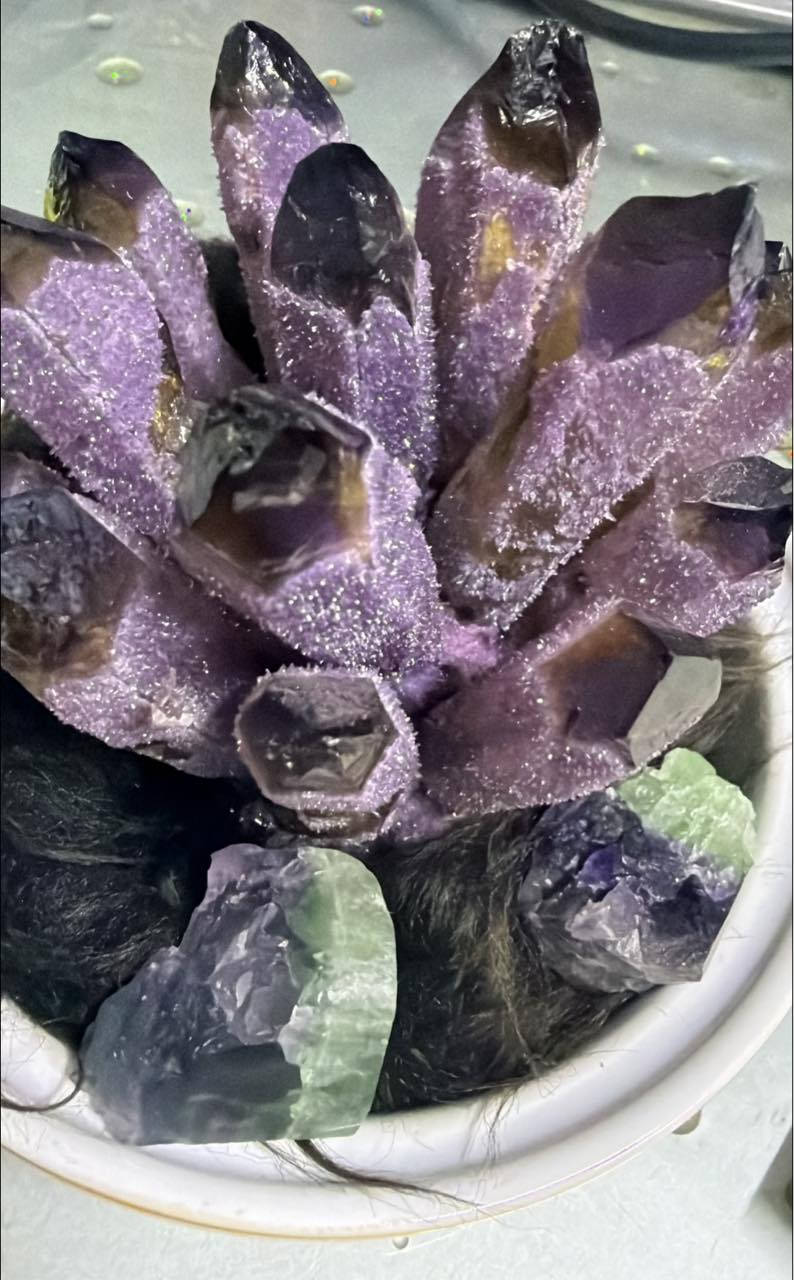 السلام عليكم عندي هاذه الحجر. قيم وأخذ. إلى اصحاب الخبره وأهل الأحجار  *********** عنواني. بغداد الشعب مقابل سوق شلال
