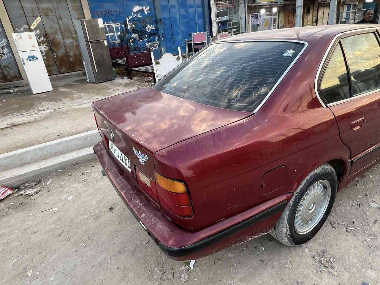 سياره للبيع بيم موديل 92 تخم تاير حداديه جدد محور مكينه وكير 3000السعر 45وبيه مجال للطيبين المكان البصره للستفسار اتصل ***********
