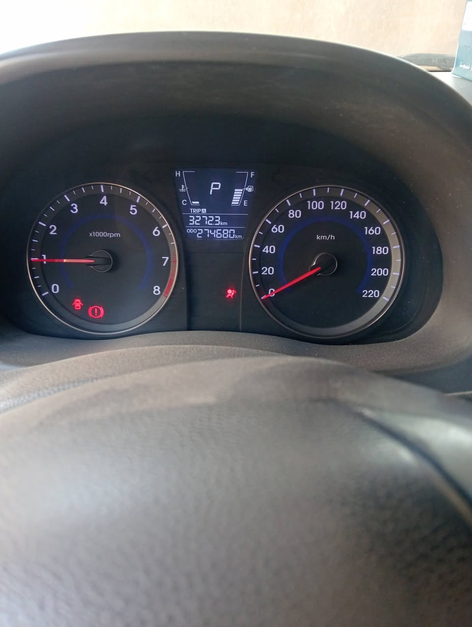 سيارة اكسنت خليجي موديل 2015 صبغ جاملغ الامامي والدعاميه نفسه ماشيه 270 كغم رقم  ***********
