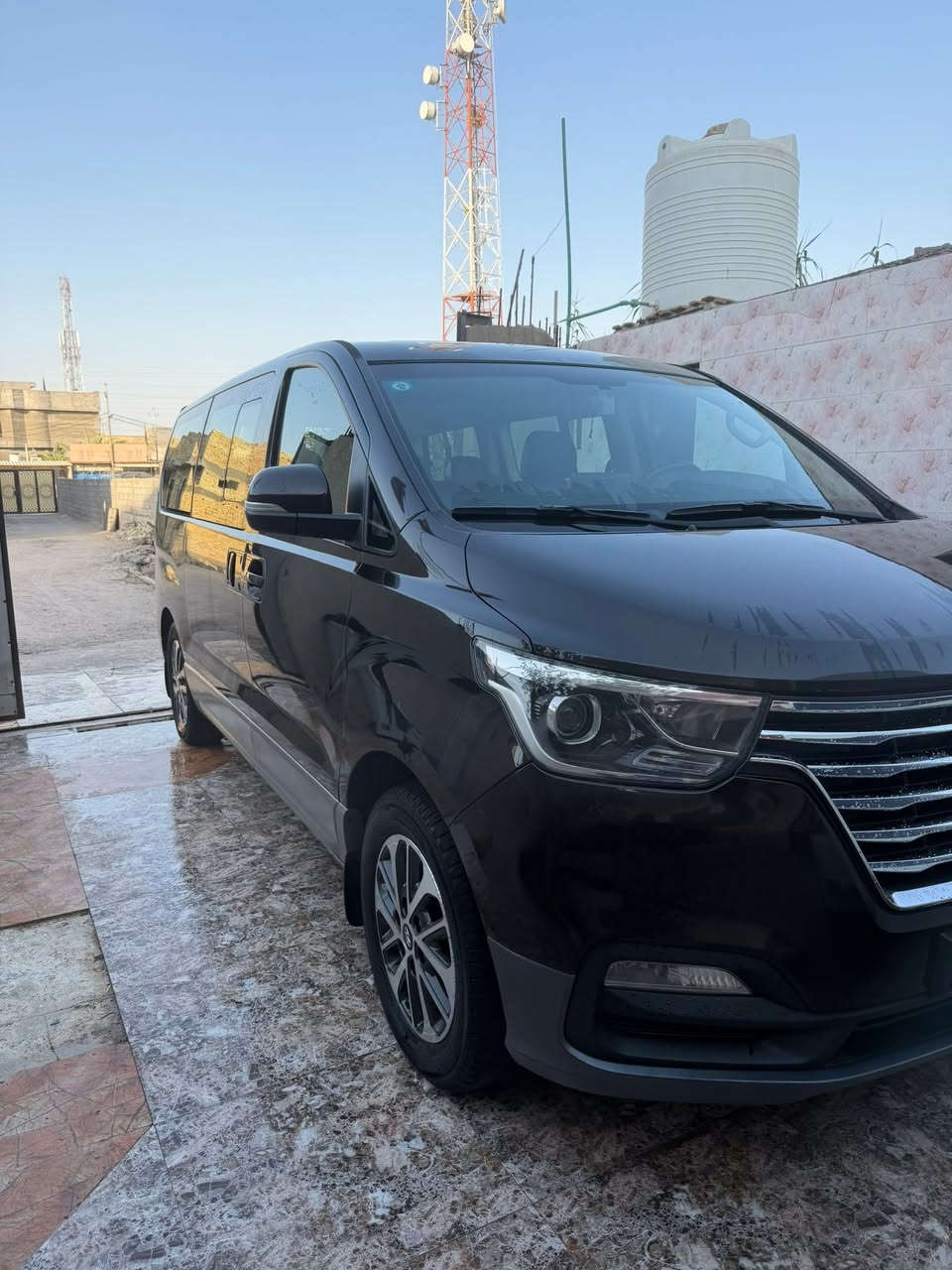 السلام عليكم 
استاركس  VIP موديل 2019 معلايه 2023 
فتحات و المكينه دبلو بلاديه لا تنقص ولا تبخر 
وقم بصرة دولي تحويل ثاني يوم 
السعر 315 وبيه مجال
***********
