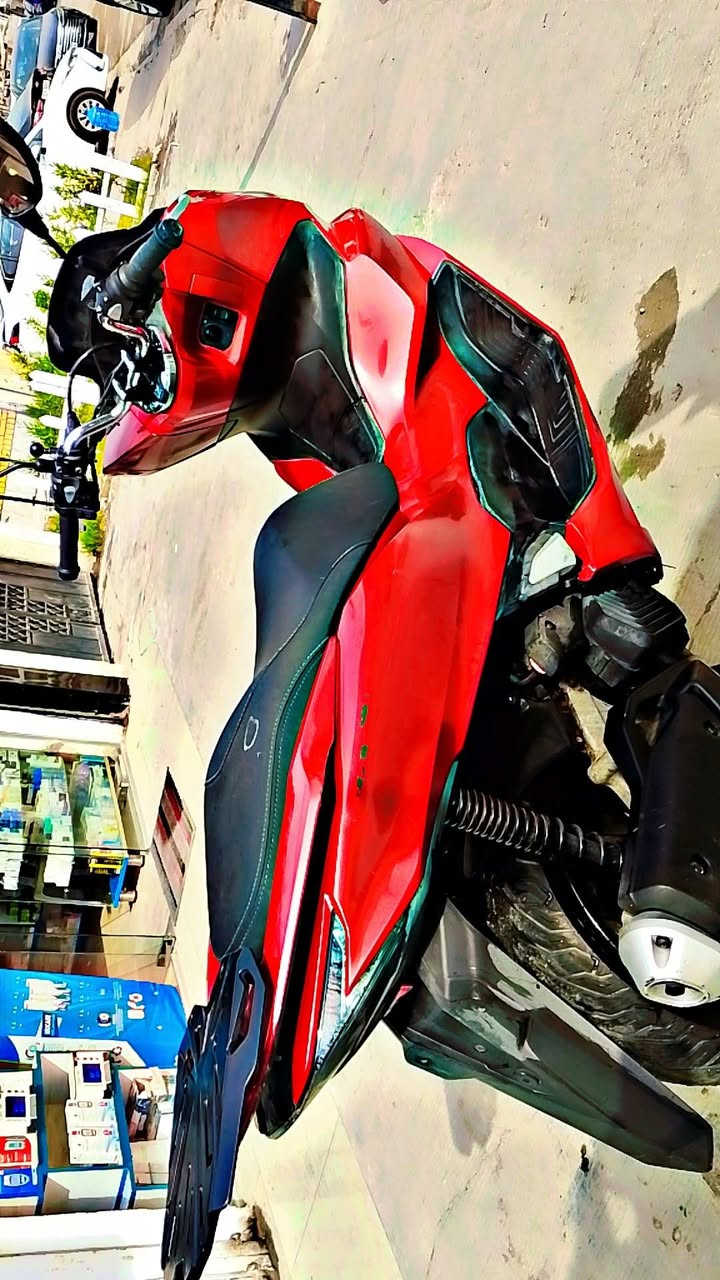 Pcx 125الجيل الرابع 
موديل 21 درجه استعمال شخصي  كفرات بلادي محرك ما مفتوح دهن امزويل بانزين محسن كلش حلوه السعر 15 وبيهه مجال  حك جيتك 
لا تخابرني وتعاملني بالتلفون الله يخليك  اذا شراي تجي تكلبهه  وبيك خير وتدلل
بغداد نفق الشرطه 
***********
***********
