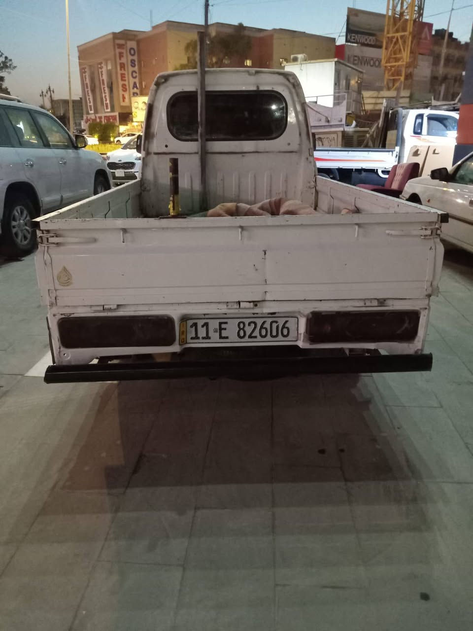 بيكم شيرير 20013مصفره من الغرامات سياره كشرهه حلو بدون خياس تبريد شغال *********** بغداد جديده
