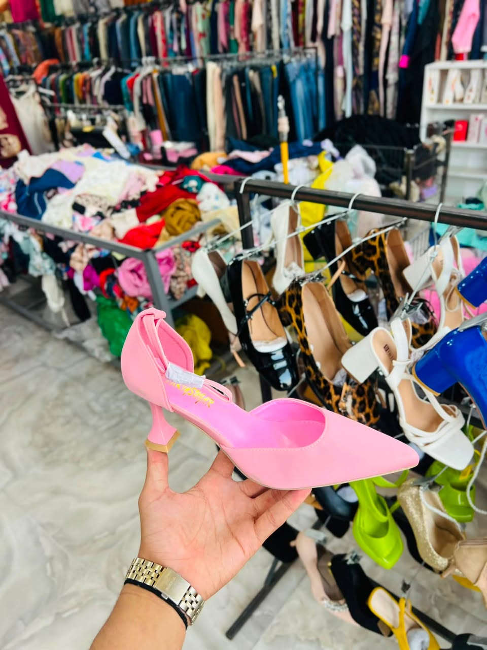 السلام عليكم . 
"جديدنا.. كعب الأناقة والراحة . 🔥👠"📍 الشرقاط - أجميلة - مقابيل كلية الهندسة "نزدادُ تشريفاً بزيارتكم، 
انستقرام المجمع aa31a8 . ✅ .


**إذا كنت صاحب هذا الإعلان وتريد حذفه لأي سبب، رجاءا أرسل رسالة إلى الدعم الفني**